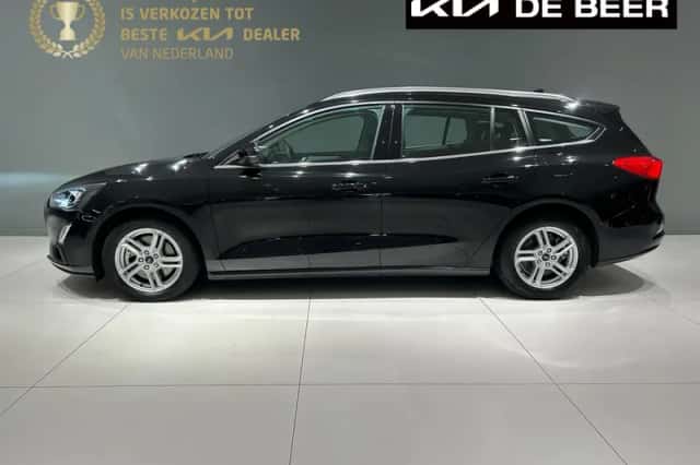 Ford Focus (2022) thumbnail 1