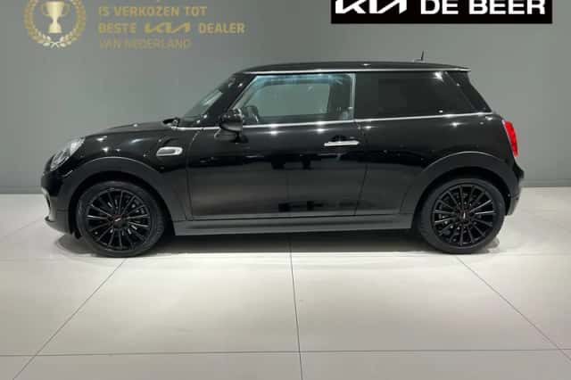 MINI Cooper (2018) thumbnail 1