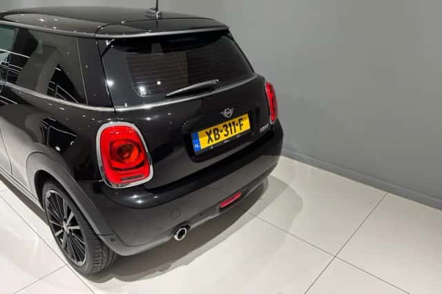 MINI Cooper (2018) thumbnail 4