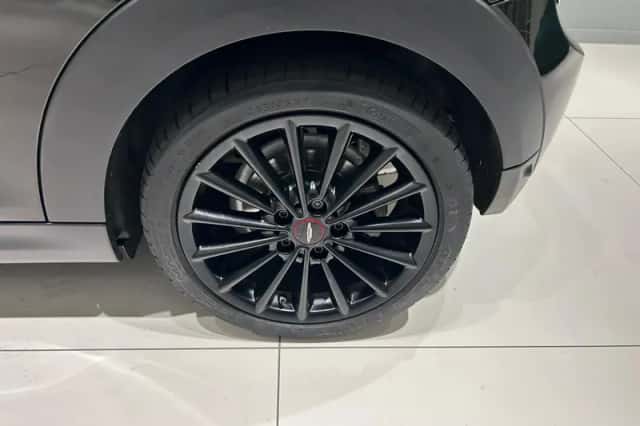 MINI Cooper (2018) thumbnail 5