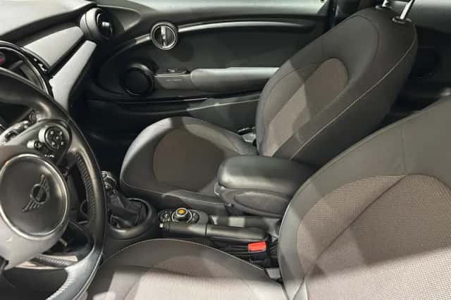 MINI Cooper (2018) thumbnail 6