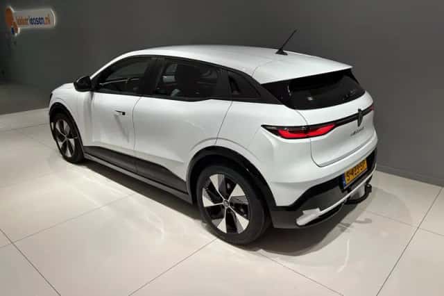 Renault Mégane E-Tech (2023) thumbnail 3