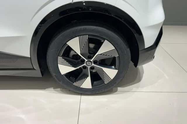 Renault Mégane E-Tech (2023) thumbnail 6