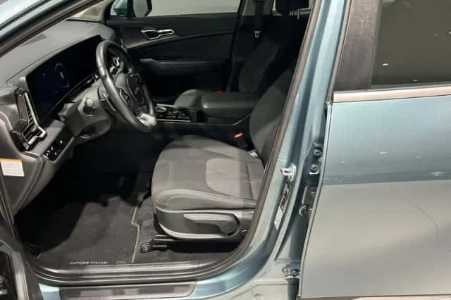 Kia Sportage (2024) thumbnail 5