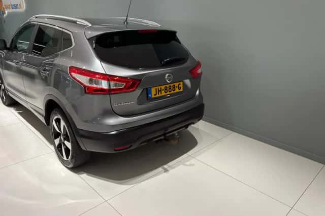 Nissan Qashqai (2016) thumbnail 4