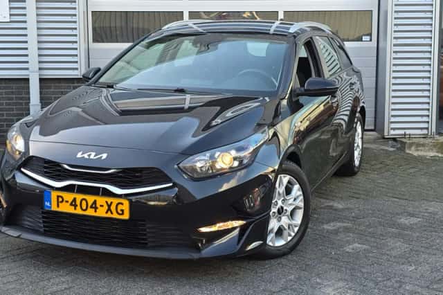 Kia Ceed (2022) thumbnail 1