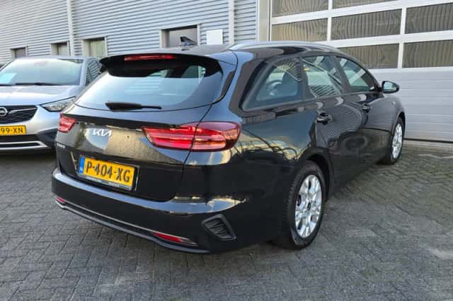 Kia Ceed (2022) thumbnail 4