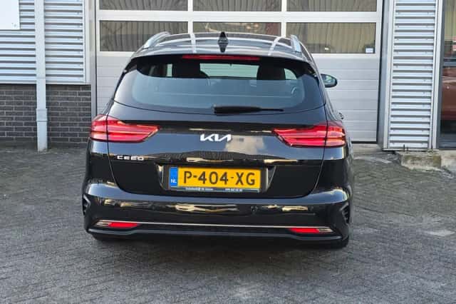 Kia Ceed (2022) thumbnail 5