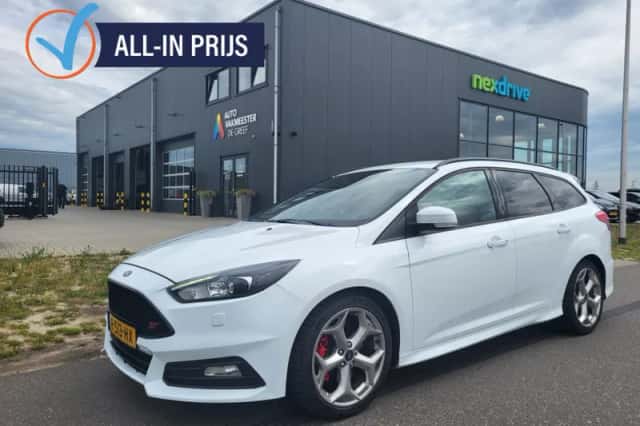 Ford Focus (2018) thumbnail 1
