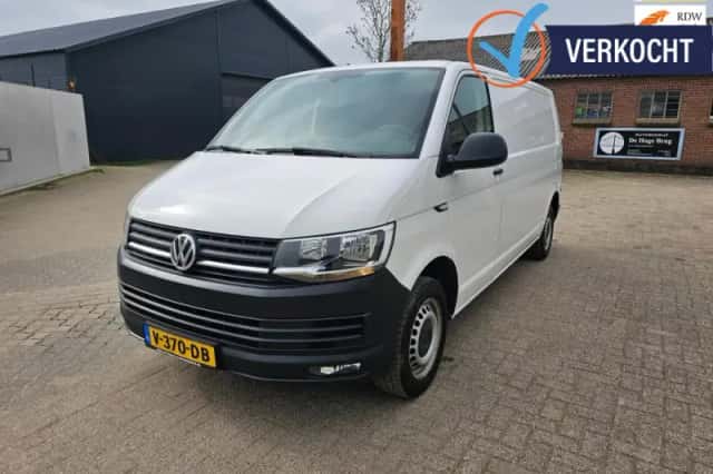 Volkswagen Transporter (2017) thumbnail 1