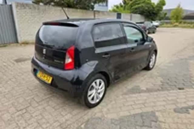 SEAT Mii (2015) thumbnail 2