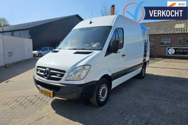 Mercedes-Benz Sprinter (2013) thumbnail 1