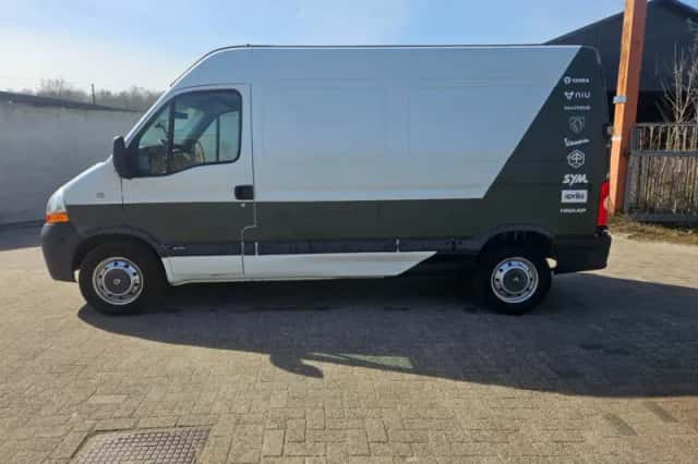 Renault Master (2010) thumbnail 6
