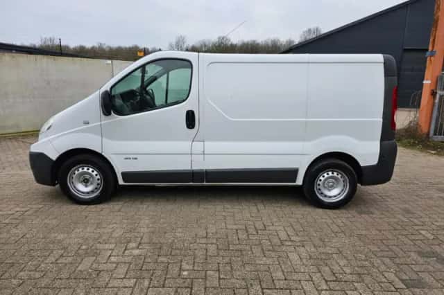 Renault Trafic (2010) thumbnail 6