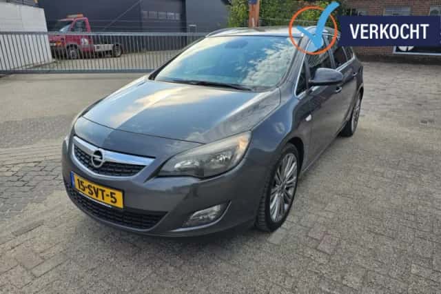 Opel Astra (2011) thumbnail 1