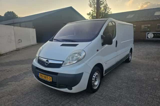 Opel Vivaro (2008) thumbnail 1