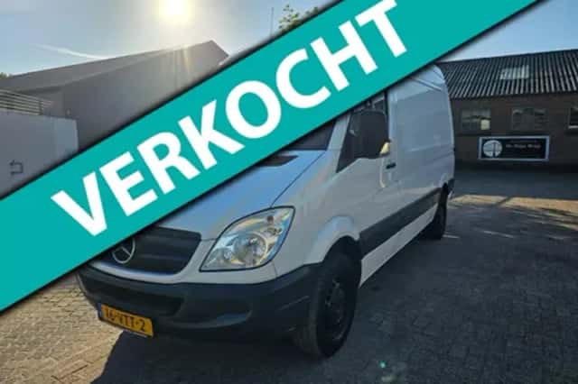 Volkswagen Caddy (2014) thumbnail 2