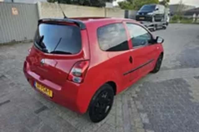Renault Twingo (2011) thumbnail 2