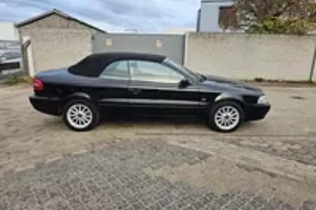Volvo C70 (1999) thumbnail 2