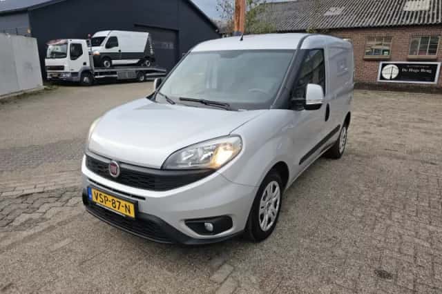 Fiat Doblò (2016) thumbnail 1