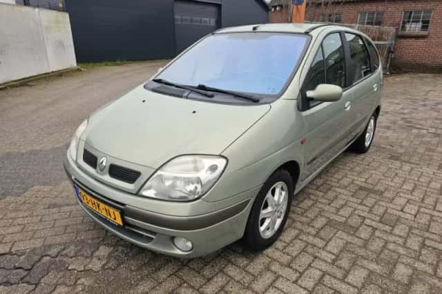 Renault Scénic (2001) thumbnail 1