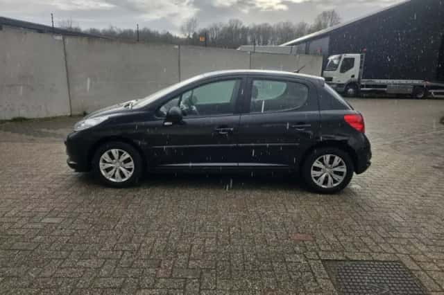 Peugeot 207 (2009) thumbnail 6