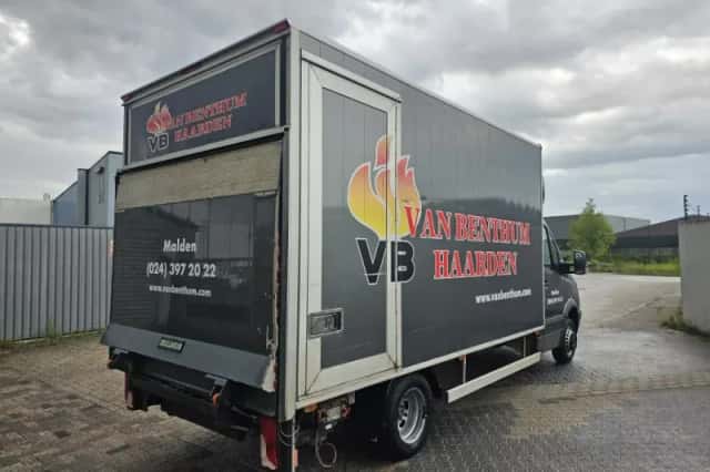 Mercedes-Benz Sprinter (2011) thumbnail 5