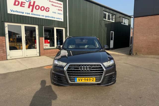 Audi Q7 (2015) thumbnail 2