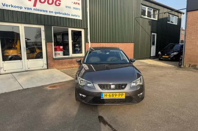 SEAT Leon (2015) thumbnail 2