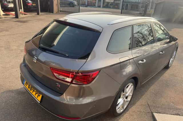 SEAT Leon (2015) thumbnail 5