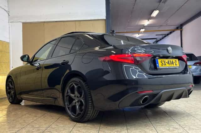 Alfa Romeo Giulia (2018) thumbnail 1