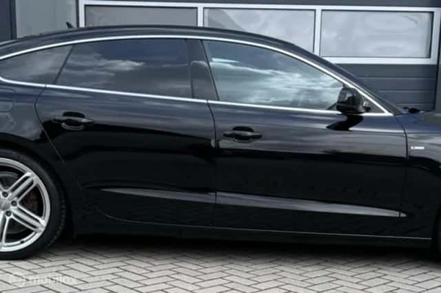Audi A5 (2010) thumbnail 4