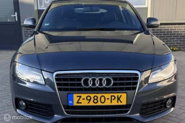 Audi A4 (2008) thumbnail 2