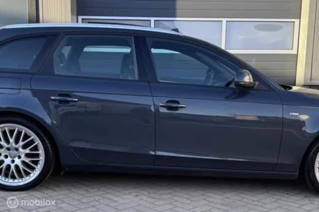 Audi A4 (2008) thumbnail 4