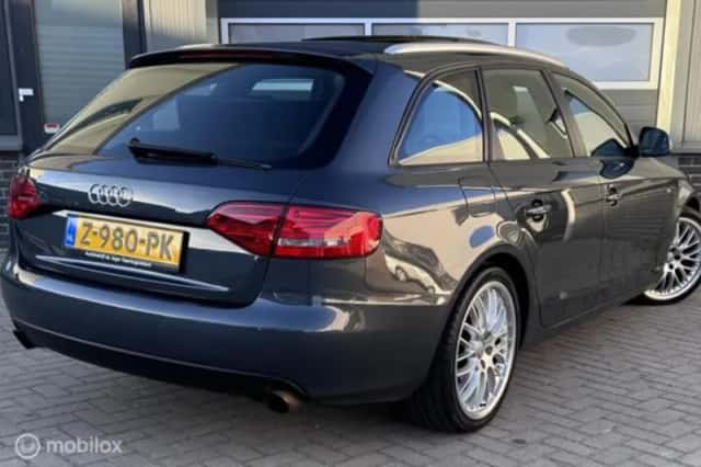 Audi A4 (2008) thumbnail 5