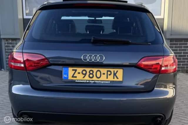 Audi A4 (2008) thumbnail 6