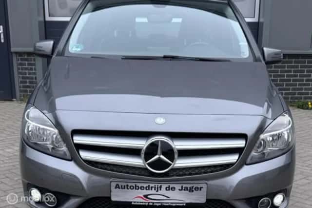Mercedes-Benz B-Klasse (2013) thumbnail 2