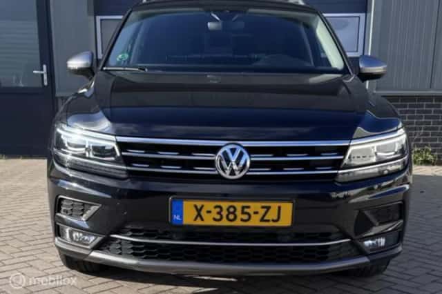 Volkswagen Tiguan (2018) thumbnail 2