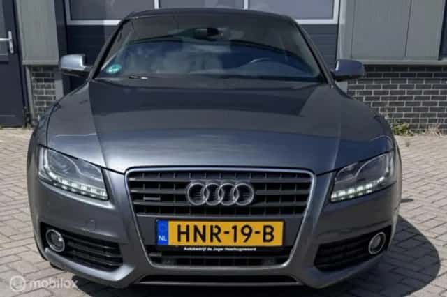 Audi A5 (2011) thumbnail 2