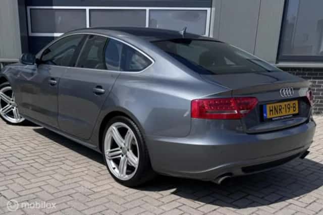 Audi A5 (2011) thumbnail 5