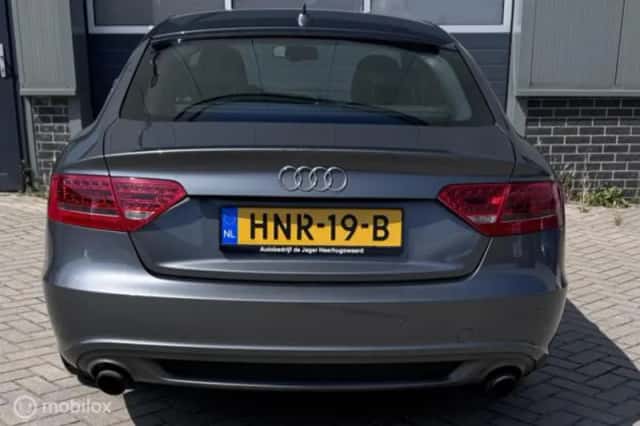 Audi A5 (2011) thumbnail 6