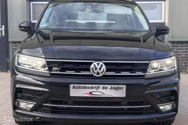 Volkswagen Tiguan (2017) thumbnail 2