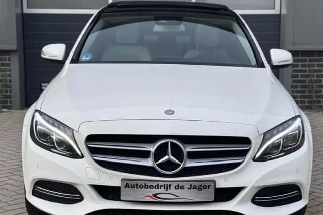 Mercedes-Benz C-Klasse (2015) thumbnail 2