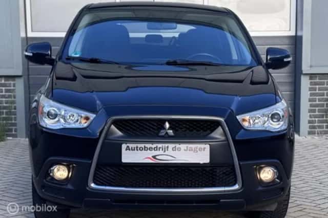Mitsubishi ASX (2010) thumbnail 2