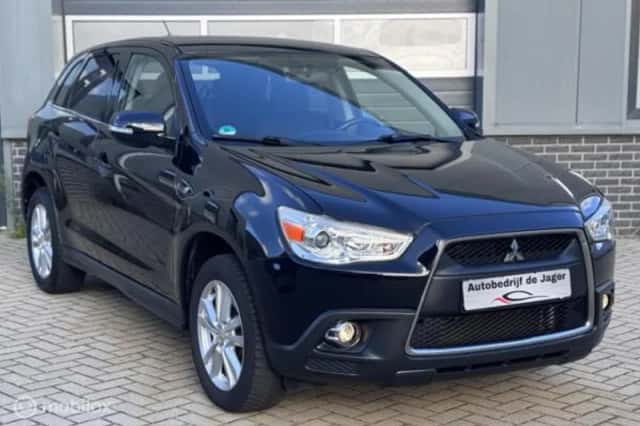 Mitsubishi ASX (2010) thumbnail 3