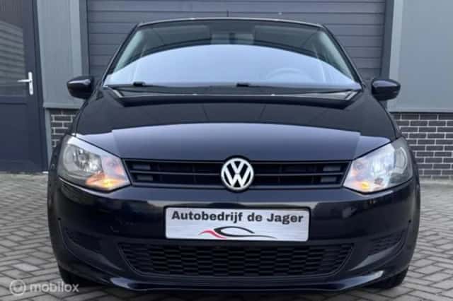 Volkswagen Polo (2010) thumbnail 2