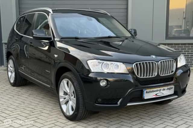 BMW X3 (2011) thumbnail 3