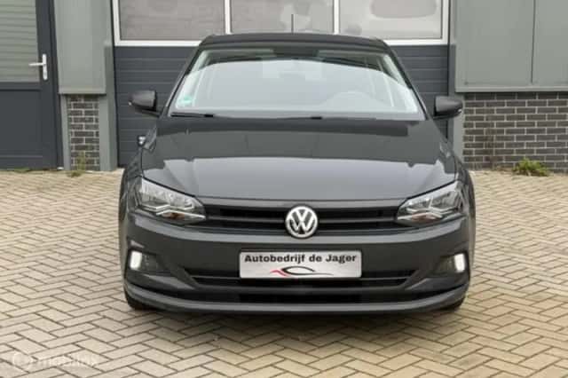 Volkswagen Polo (2017) thumbnail 2