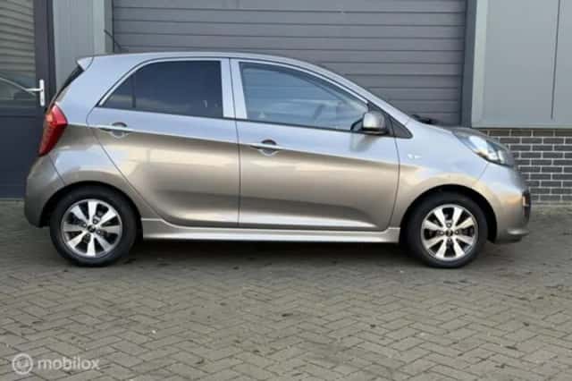 Kia Picanto (2014) thumbnail 4