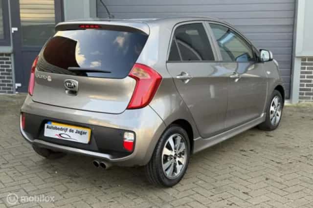 Kia Picanto (2014) thumbnail 5